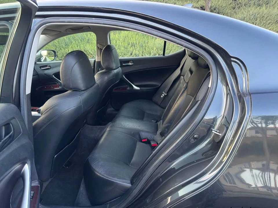 2007 Lexus IS 2nd Gen - Image 11 of 15