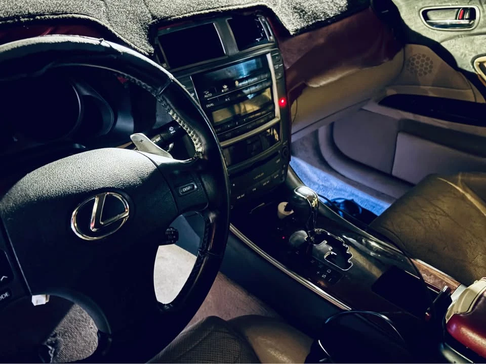 2007 Lexus IS 2nd Gen - Image 4 of 8