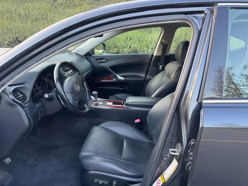 2007 Lexus IS 2nd Gen - Image 10 of 15