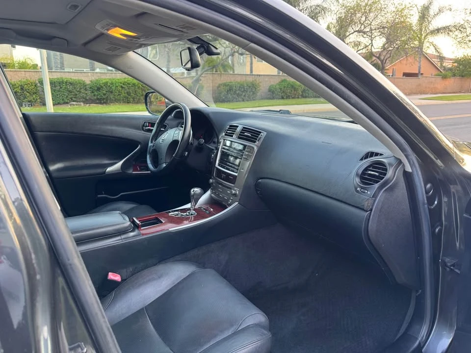 2007 Lexus IS 2nd Gen - Image 12 of 15