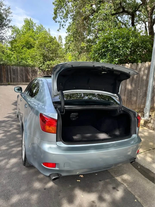 2007 Lexus IS 2nd Gen - Image 16 of 20