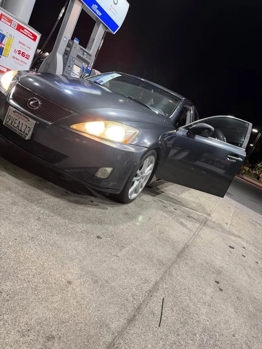 2007 Lexus IS 2nd Gen - Image 5 of 10