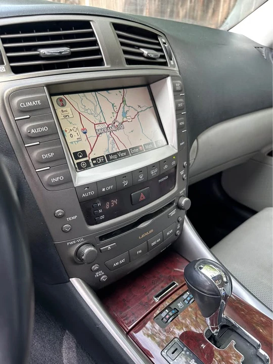 2007 Lexus IS 2nd Gen - Image 10 of 20