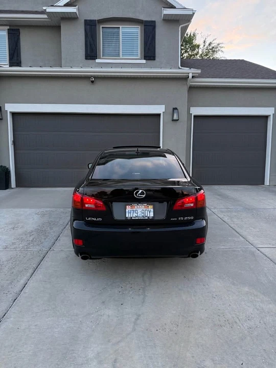 2007 Lexus IS 2nd Gen - Image 2 of 8