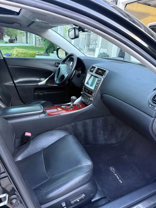 2007 Lexus IS 2nd Gen - Image 6 of 8