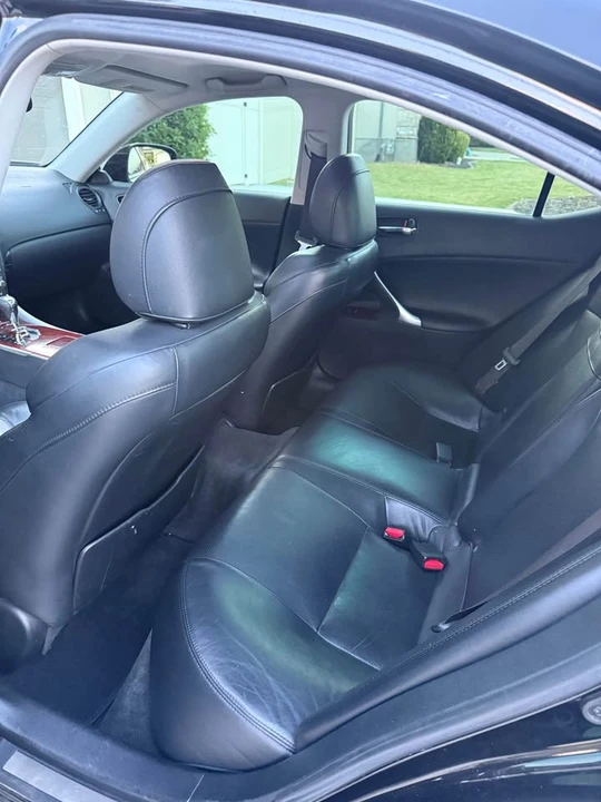 2007 Lexus IS 2nd Gen - Image 5 of 8