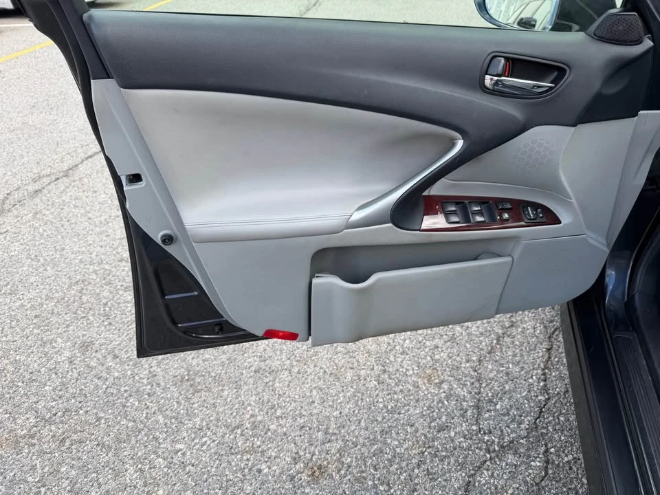 2007 Lexus IS 2nd Gen - Image 9 of 15