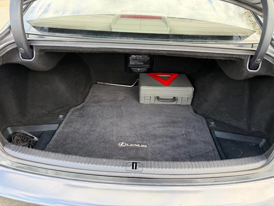 2007 Lexus IS 2nd Gen - Image 10 of 15