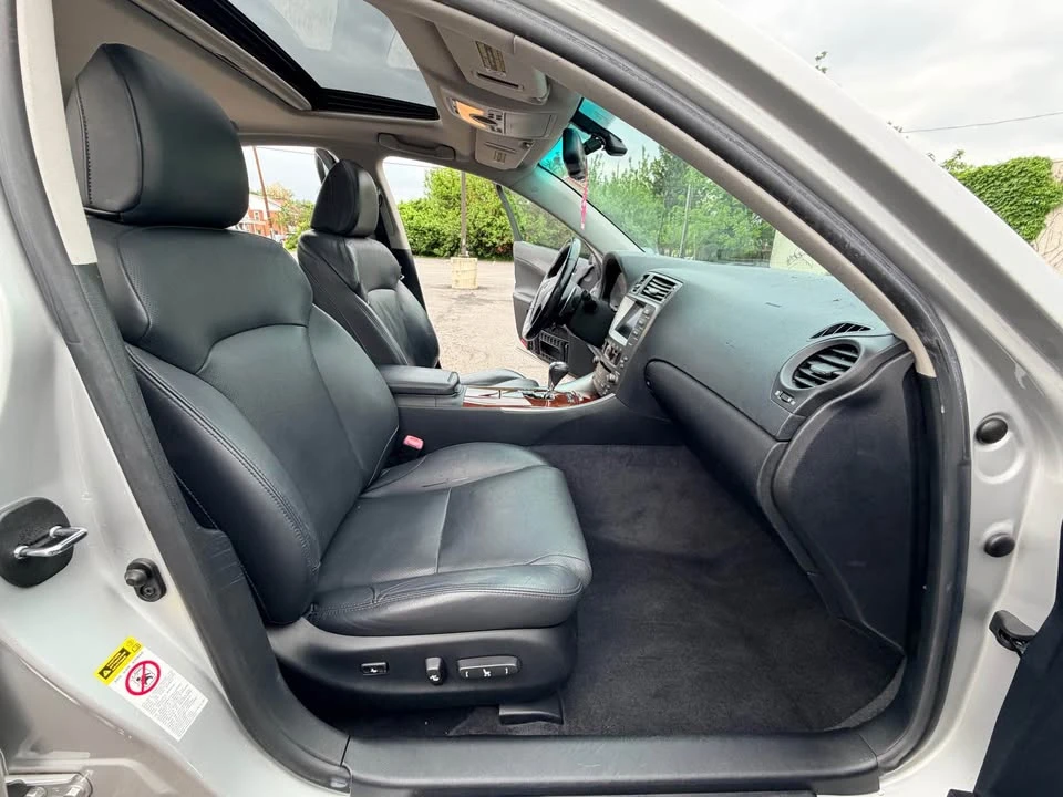 2007 Lexus IS 2nd Gen - Image 9 of 12