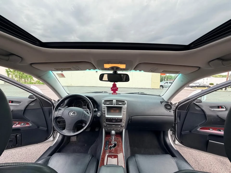2007 Lexus IS 2nd Gen - Image 11 of 12
