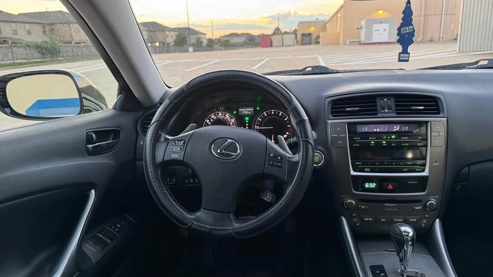 2007 Lexus IS 2nd Gen - Image 9 of 14