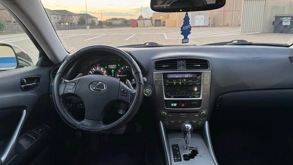 2007 Lexus IS 2nd Gen - Image 10 of 14