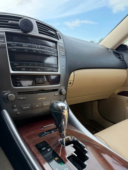 2007 Lexus IS 2nd Gen - Image 9 of 14