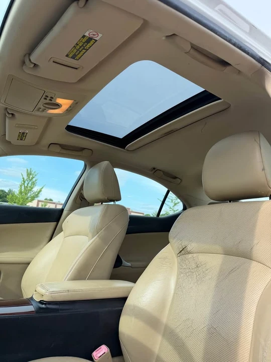 2007 Lexus IS 2nd Gen - Image 11 of 14