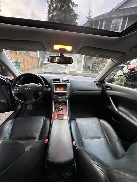 2007 Lexus IS 2nd Gen - Image 18 of 20