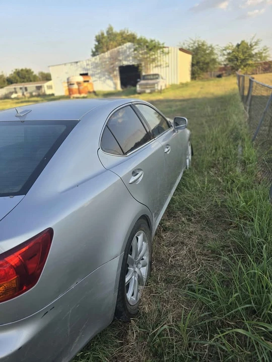 2007 Lexus IS 2nd Gen - Image 4 of 8