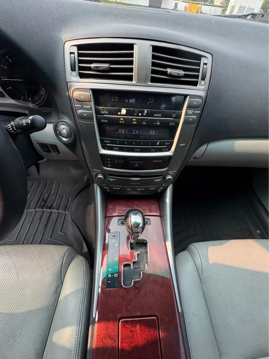 2007 Lexus IS 2nd Gen - Image 14 of 18