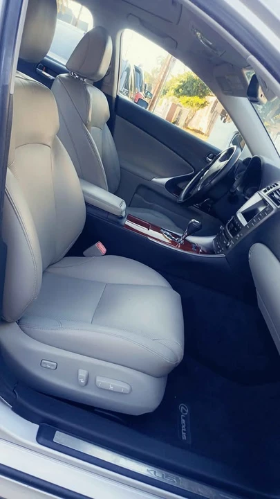 2007 Lexus IS 2nd Gen - Image 15 of 20