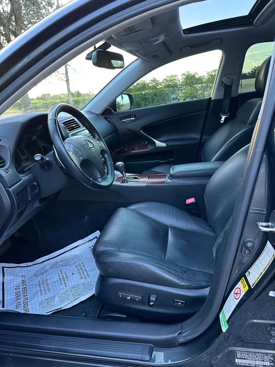 2007 Lexus IS 2nd Gen - Image 14 of 17