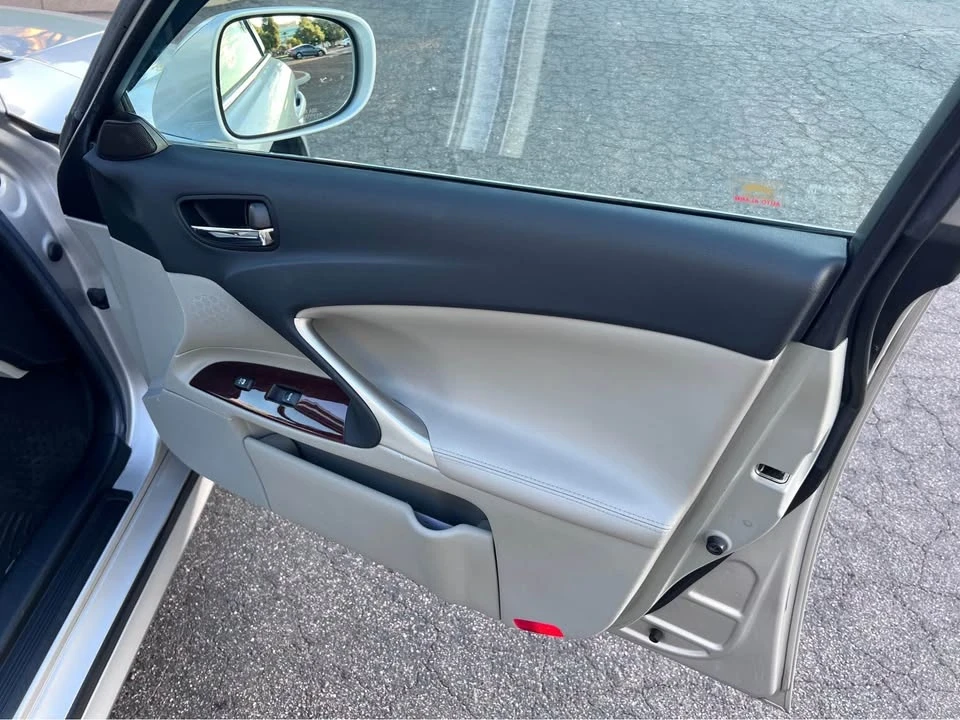 2007 Lexus IS 2nd Gen - Image 14 of 17