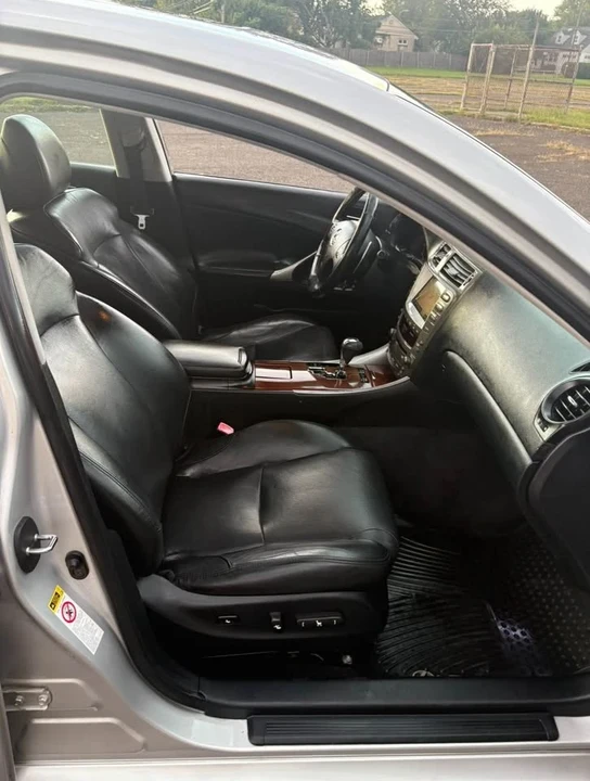 2007 Lexus IS 2nd Gen - Image 10 of 18