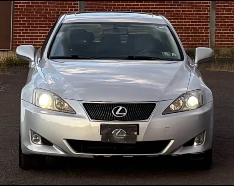 2007 Lexus IS 2nd Gen - Image 2 of 18