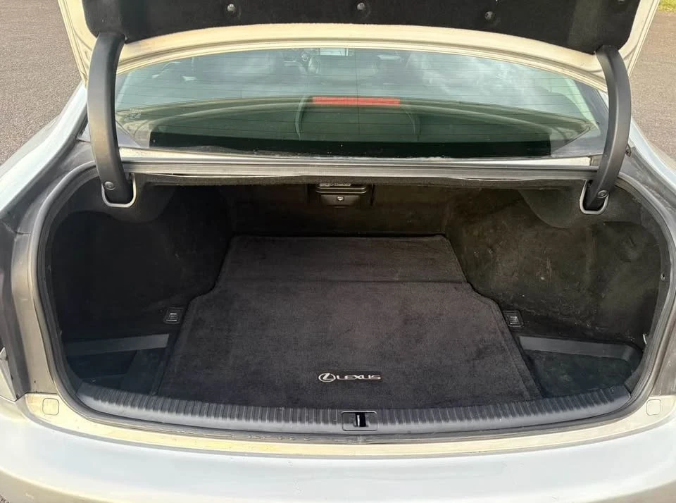 2007 Lexus IS 2nd Gen - Image 16 of 18