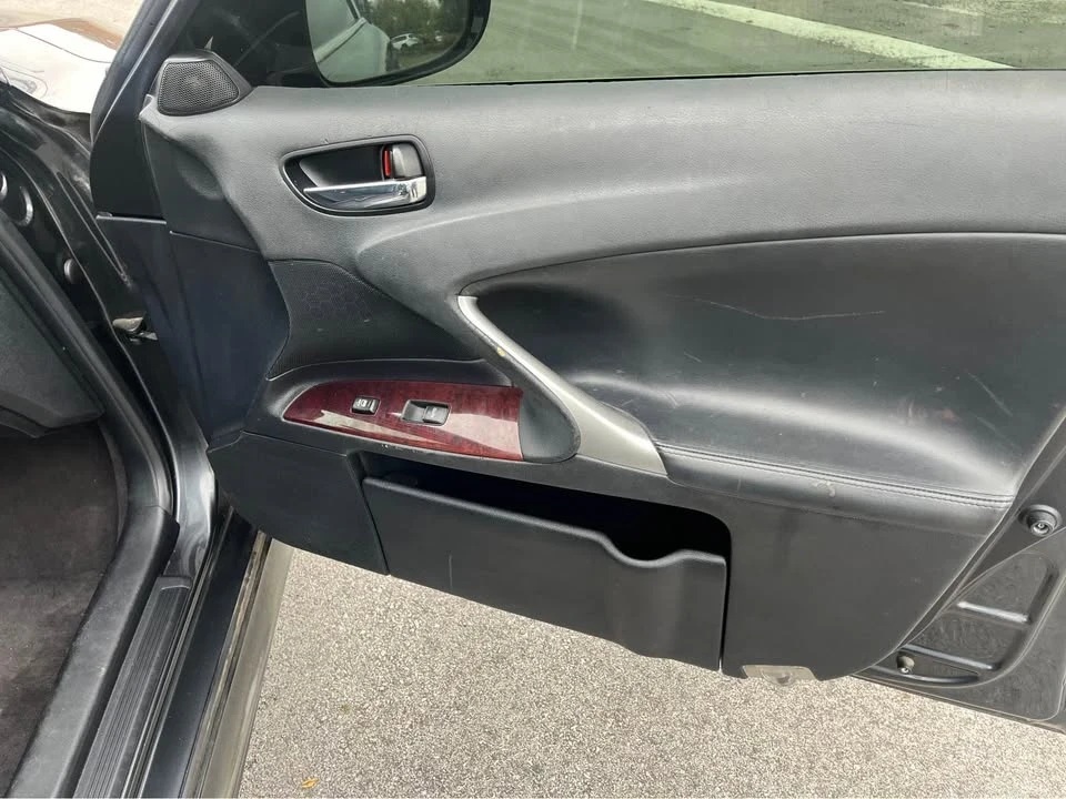 2007 Lexus IS 2nd Gen - Image 11 of 17