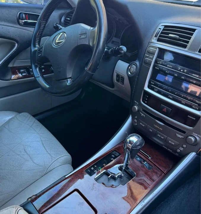 2007 Lexus IS 2nd Gen - Image 8 of 9