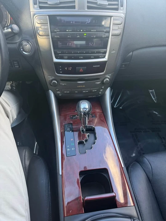 2007 Lexus IS 2nd Gen - Image 11 of 13