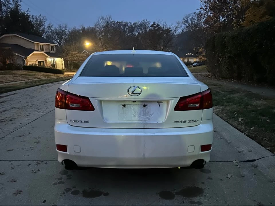 2007 Lexus IS 2nd Gen - Image 4 of 12