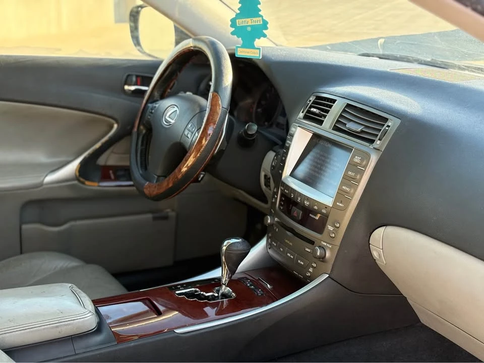 2007 Lexus IS 2nd Gen - Image 4 of 7
