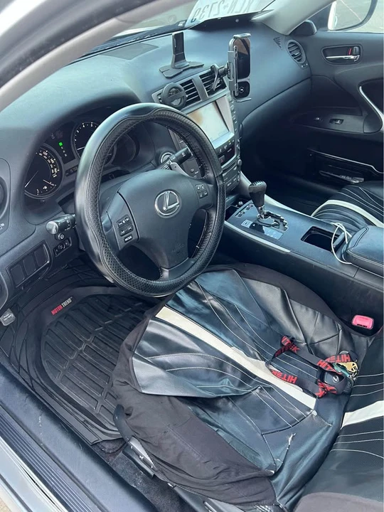 2007 Lexus IS 2nd Gen - Image 10 of 13