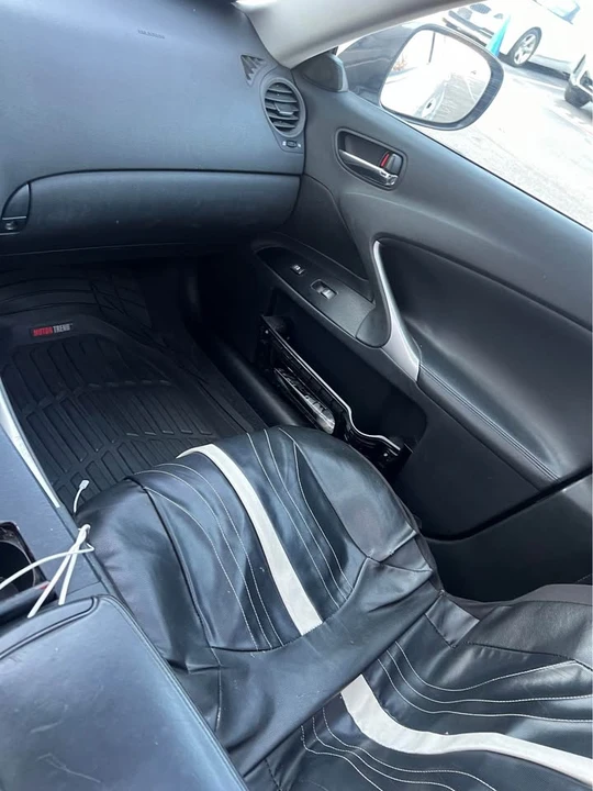 2007 Lexus IS 2nd Gen - Image 11 of 13