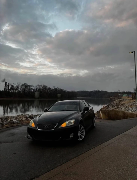 2007 Lexus IS 2nd Gen - Image 2 of 10