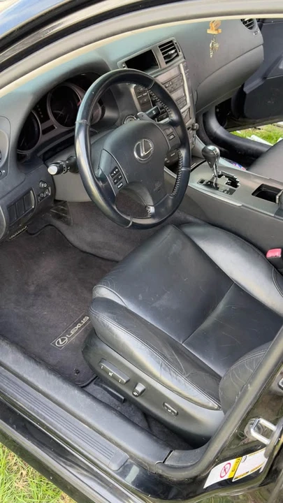 2007 Lexus IS 2nd Gen - Image 6 of 10