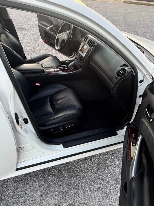 2007 Lexus IS 2nd Gen - Image 10 of 12
