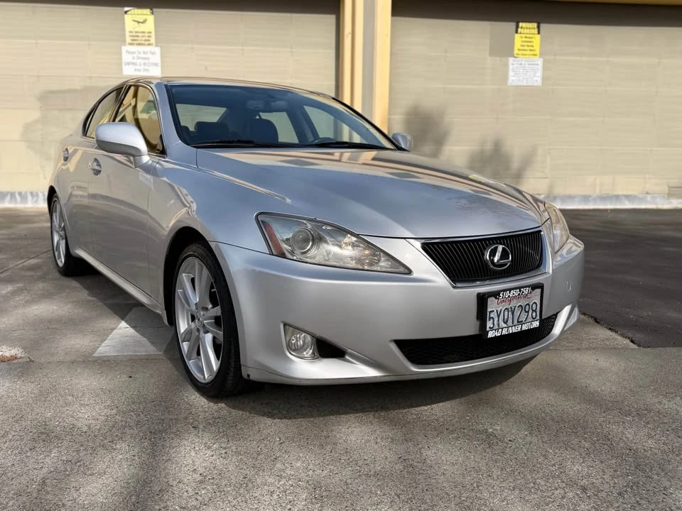 2007 Lexus IS 2nd Gen - Image 2 of 11