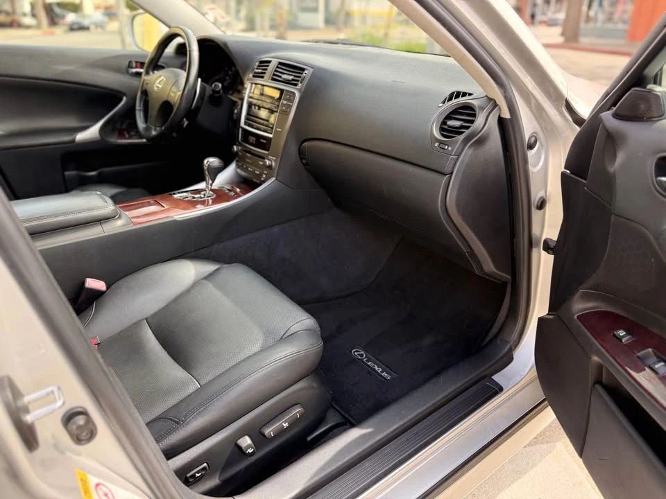 2007 Lexus IS 2nd Gen - Image 10 of 11