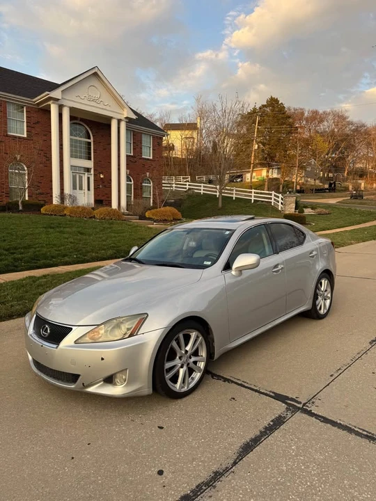 2007 Lexus IS 2nd Gen - Image 2 of 11