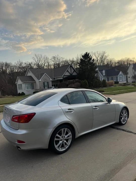 2007 Lexus IS 2nd Gen - Image 3 of 11