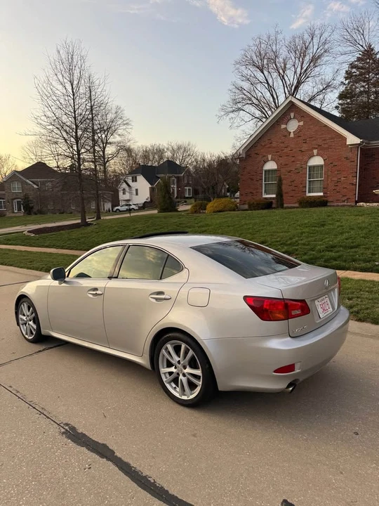 2007 Lexus IS 2nd Gen - Image 4 of 11