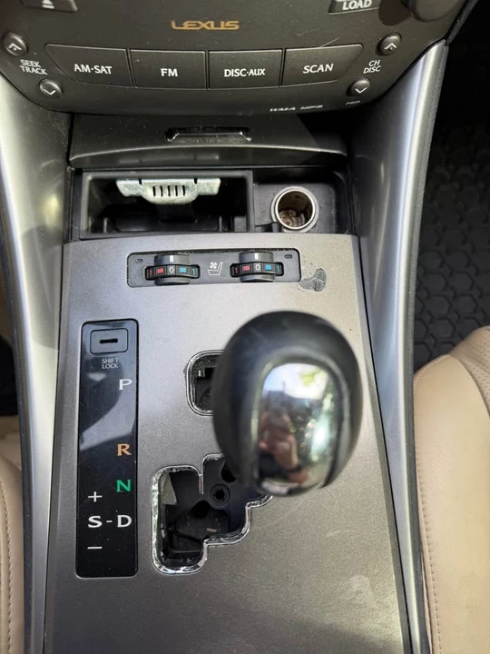 2007 Lexus IS 2nd Gen - Image 11 of 13