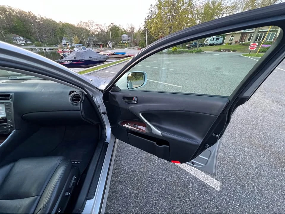 2007 Lexus IS 2nd Gen - Image 11 of 20