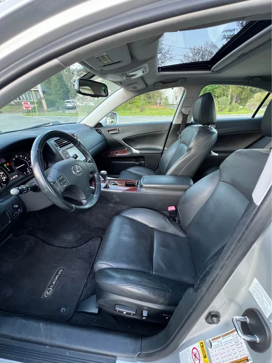2007 Lexus IS 2nd Gen - Image 16 of 20
