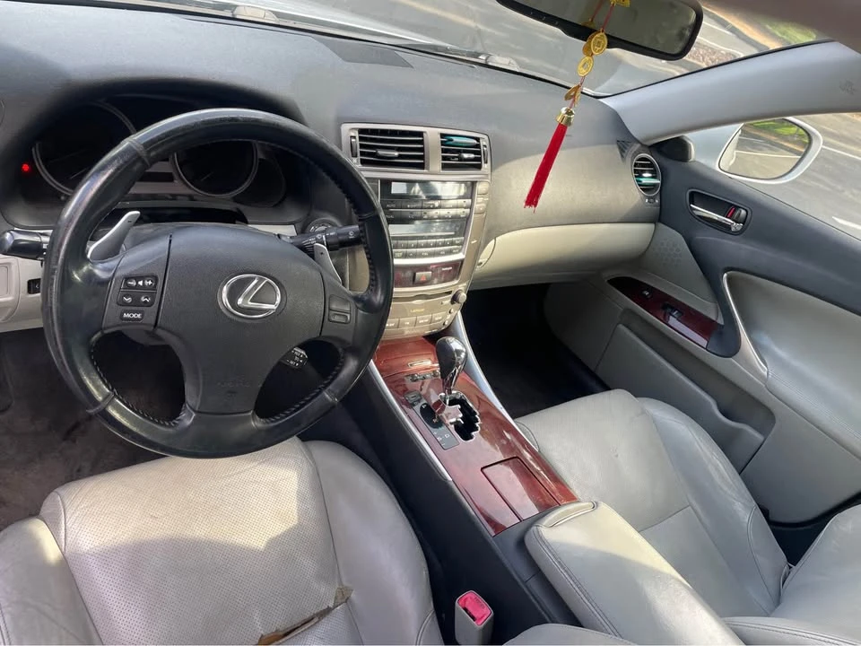 2007 Lexus IS 2nd Gen - Image 5 of 8