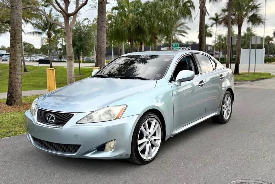 2007 Lexus IS 2nd Gen - Image 3 of 8
