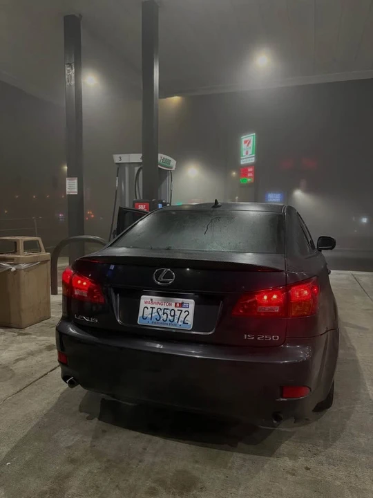 2007 Lexus IS 2nd Gen - Image 3 of 4