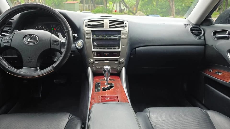 2007 Lexus IS 2nd Gen - Image 12 of 14