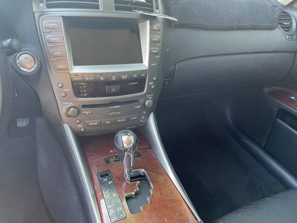 2007 Lexus IS 2nd Gen - Image 16 of 31